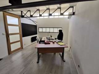 Bureaux et commerces 4 pièces