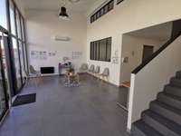 Bureaux et commerces 4 pièces