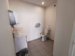 Bureaux et commerces 4 pièces