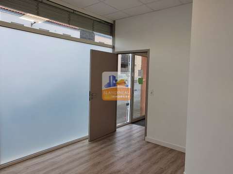 Bureaux et commerces La Montagne 44