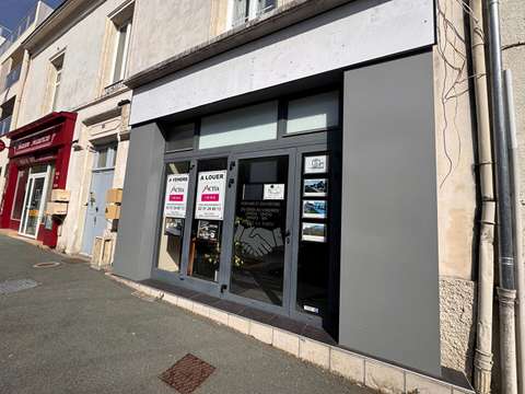 Bureaux et commerces 4 pièces La Roche-sur-Yon 85