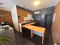 Bureaux et commerces 4 pièces
