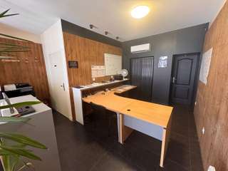 Bureaux et commerces 4 pièces