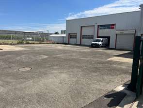 Location Bureaux et commerces 384 m&sup2;Laval