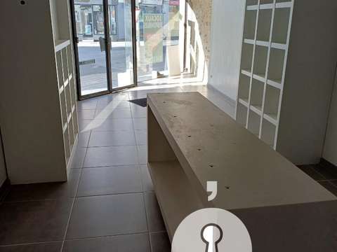 Bureaux et commerces 4 pièces Laval 53