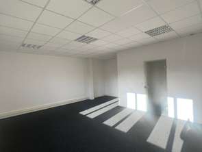 Location Bureaux et commerces 77 m&sup2;Laval