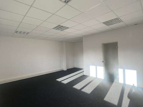 Bureaux et commerces Laval 53