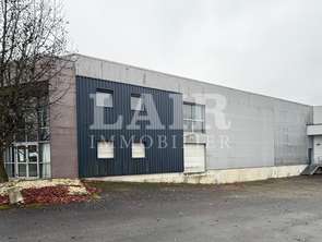 Location Bureaux et commerces 2304 m&sup2;Laval