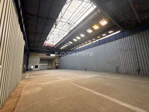 Location Bureaux et commerces 650 m&sup2;Le Houlme