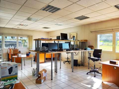 Bureaux et commerces 2 pièces