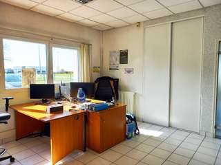 Bureaux et commerces 2 pièces