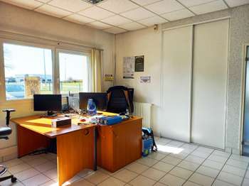 Bureaux et commerces 2 pièces