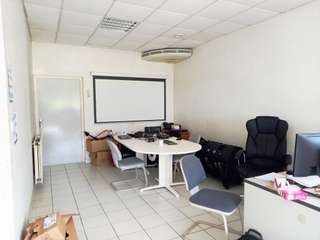 Bureaux et commerces 2 pièces