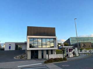 Bureaux et commerces 4 pièces