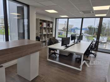 Bureaux et commerces 4 pièces