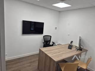 Bureaux et commerces 4 pièces