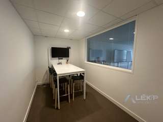 Bureaux et commerces 4 pièces