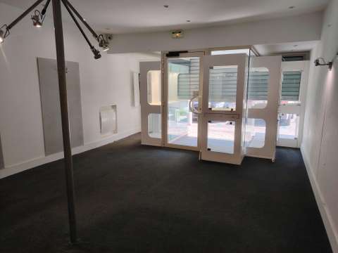 Bureaux et commerces 1 pièce