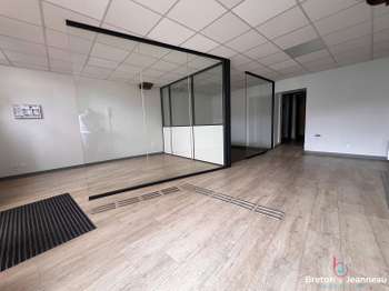 Bureaux et commerces Mayenne 53