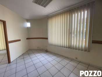 Bureaux et commerces 4 pièces