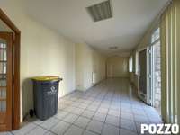 Bureaux et commerces 4 pièces