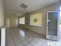 Bureaux et commerces 4 pièces