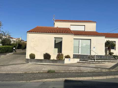 Bureaux et commerces Montaigu 85