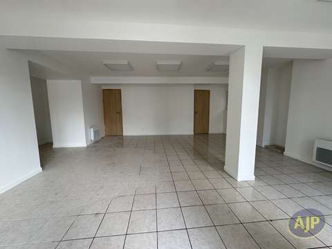 Bureaux et commerces Montaigu-Vendée 85