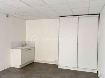 Bureaux et commerces 4 pièces Bureaux et commerces 4 pièces