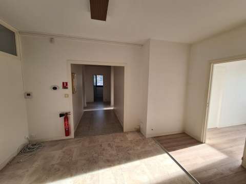 Bureaux et commerces 7 pièces