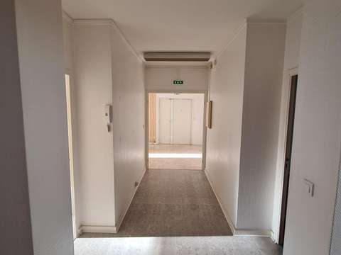 Bureaux et commerces 7 pièces