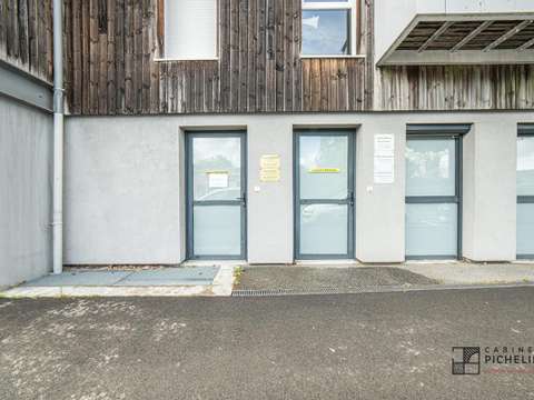 Bureaux et commerces 2 pièces