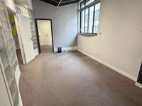 Bureaux et commerces 5 pièces