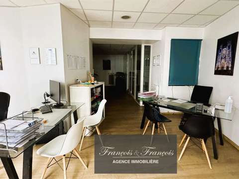 Bureaux et commerces Nantes Centre Ville 44