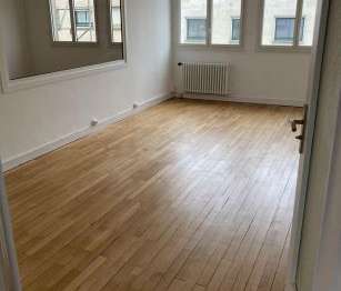 Bureaux et commerces 4 pièces