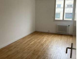 Bureaux et commerces 4 pièces