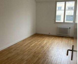 Bureaux et commerces 4 pièces