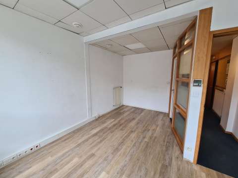 Bureaux et commerces 6 pièces