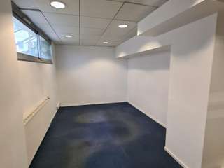 Bureaux et commerces 6 pièces