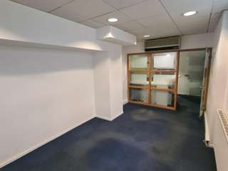 Bureaux et commerces 6 pièces