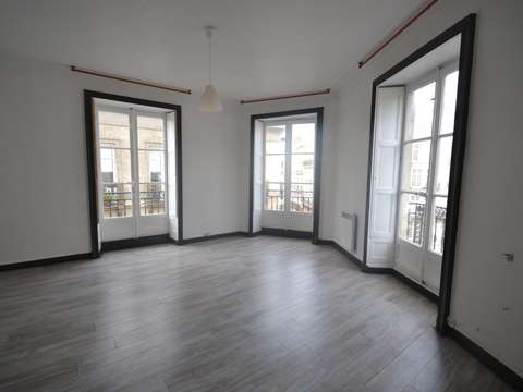 Bureaux et commerces Nantes Centre Ville 44