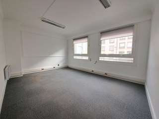 Bureaux et commerces 5 pièces