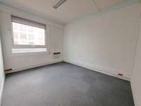 Bureaux et commerces 5 pièces