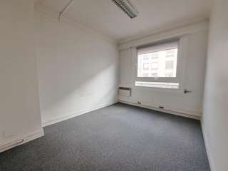 Bureaux et commerces 5 pièces