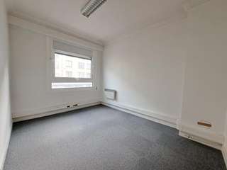 Bureaux et commerces 5 pièces