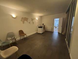 Bureaux et commerces 4 pièces