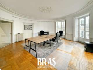 Bureaux et commerces 6 pièces