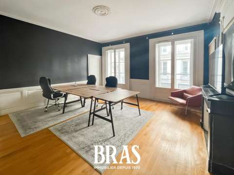 Bureaux et commerces 6 pièces