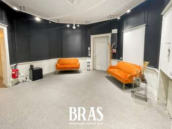Bureaux et commerces 6 pièces