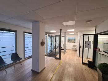 Bureaux et commerces 5 pièces